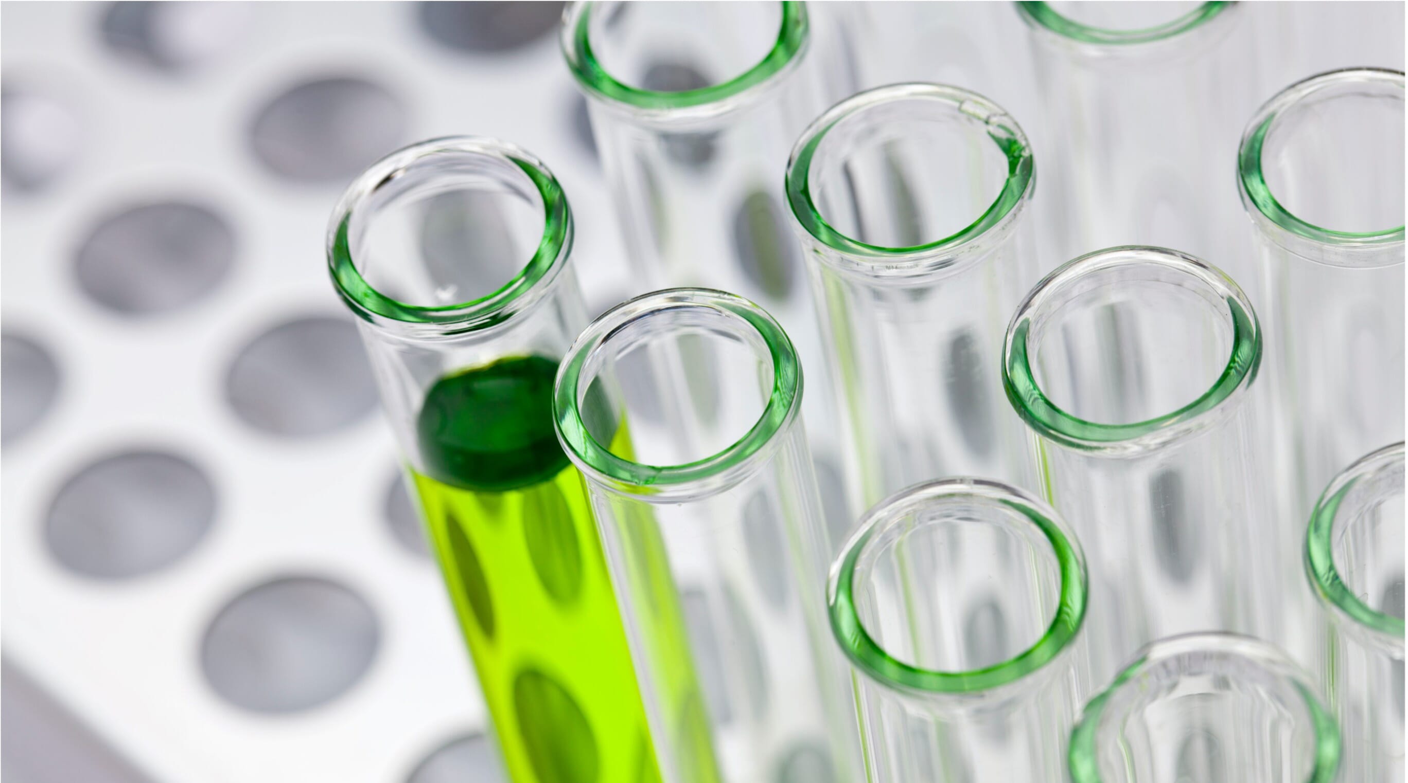 Test-tubes-with-green-liquid-5