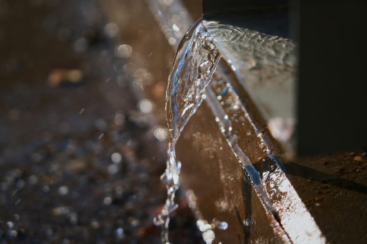 Water–maxim-tolchinskiy-HTmO-j0EDJ8-unsplash