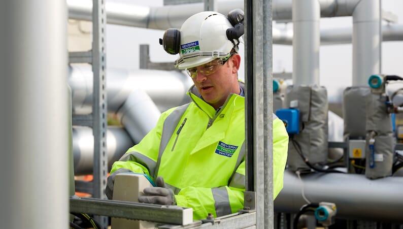 severn-trent-site-worker-800x450-3