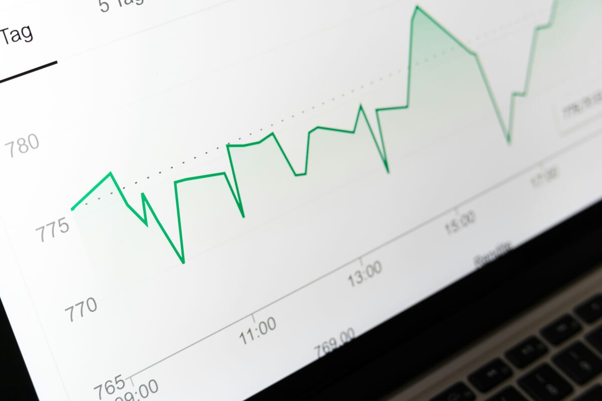 Data–markus-winkler-IrRbSND5EUc-unsplash (1)