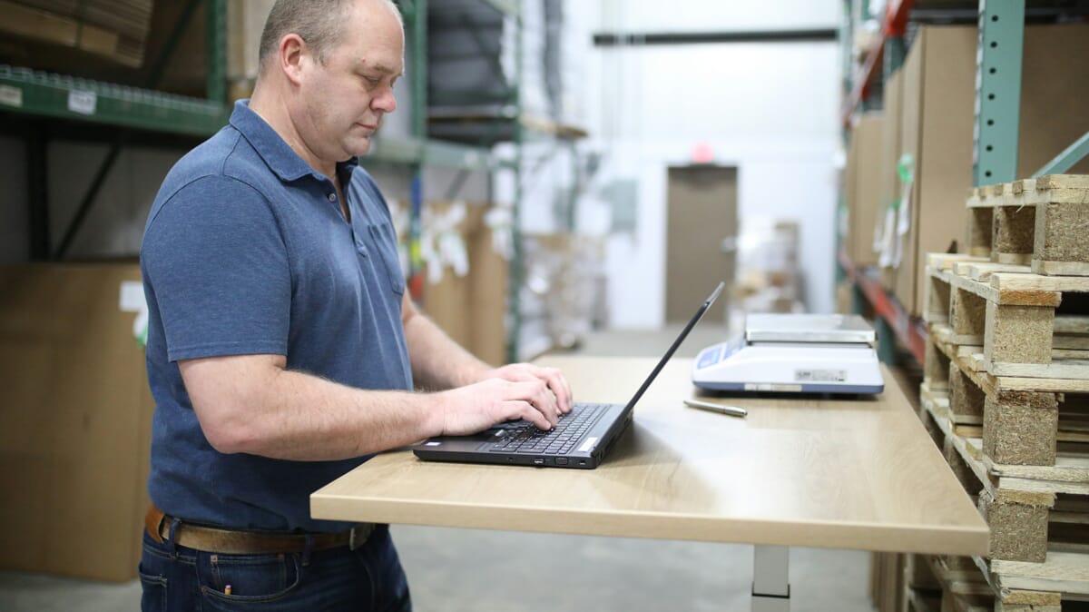 Manufacturing–thestandingdesk-pn6tf73O2As-unsplash